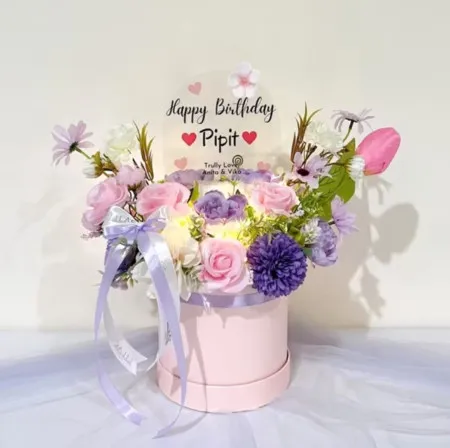 Bloom Box Akrilik Ucapan Ulang Tahun Seram Bagian Timur